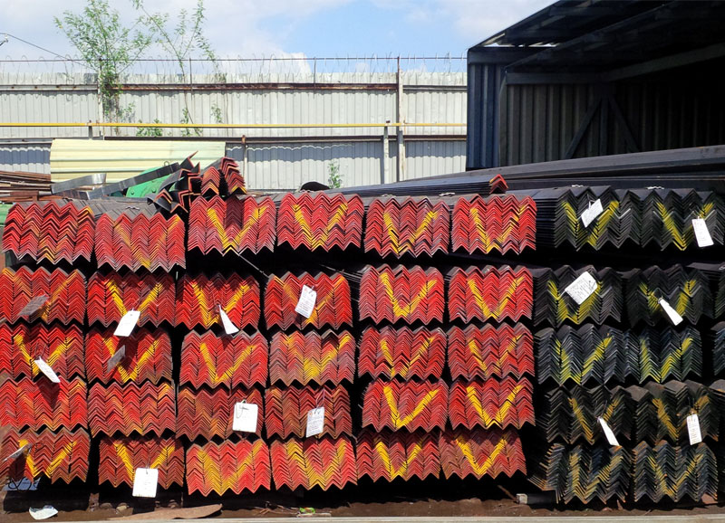 Thép hình V nhà bè 60x60x4 ly